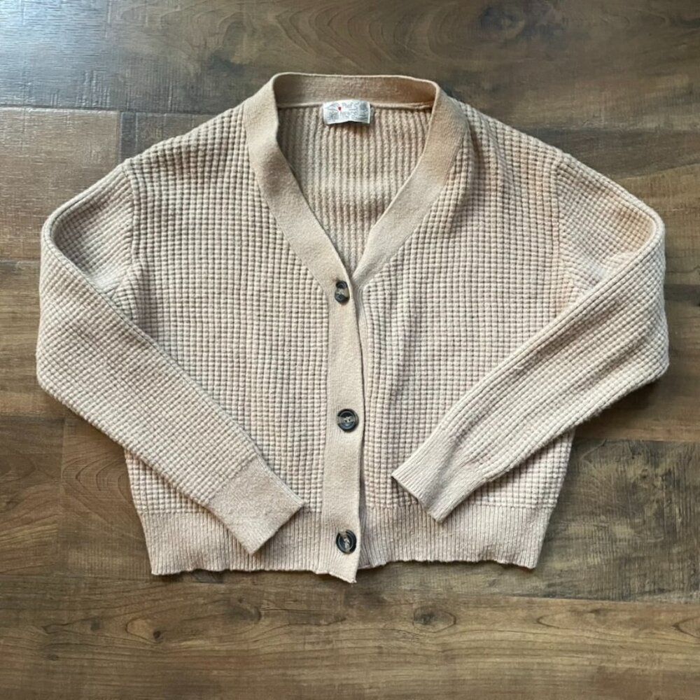 Poof Apparel Beige Button-Front Waffle‎ Knit Cardigan Sweater Women’s Medium